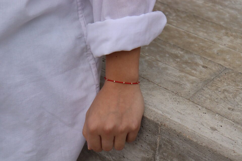 Armband mit Faden „Goldish“