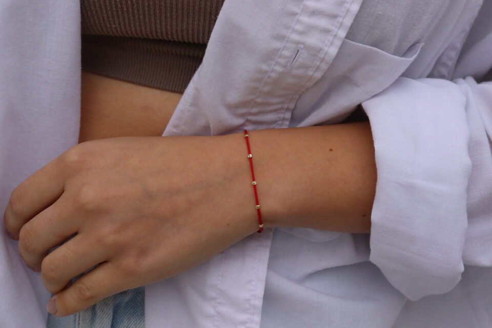 Armband mit Faden „Goldish“