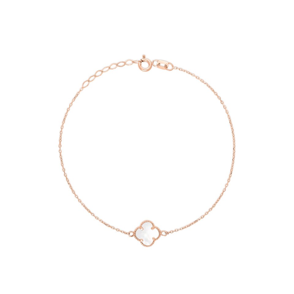 Клевер на золотом браслете