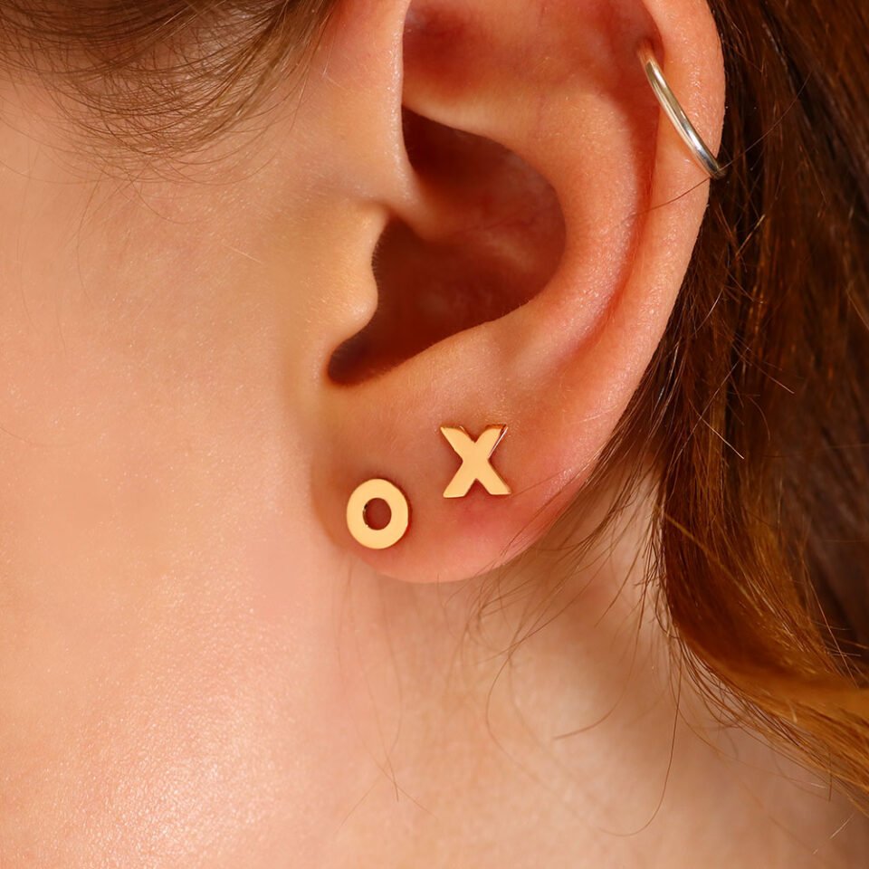 Золотые серьги "XO"