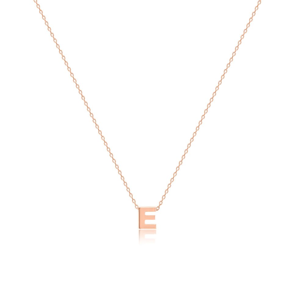 Kuldkett ripatsiga "E"