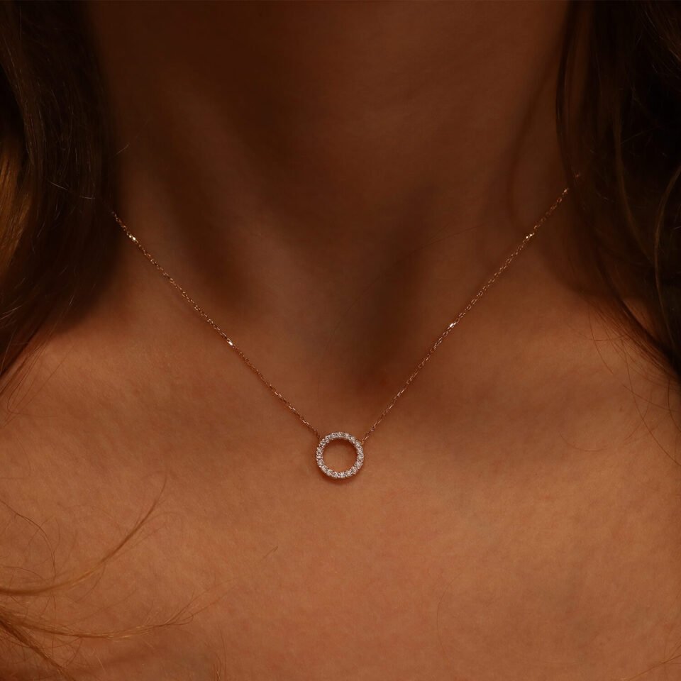 Złoty łańcuszek z zawieszką "Pierścionek" na szyję