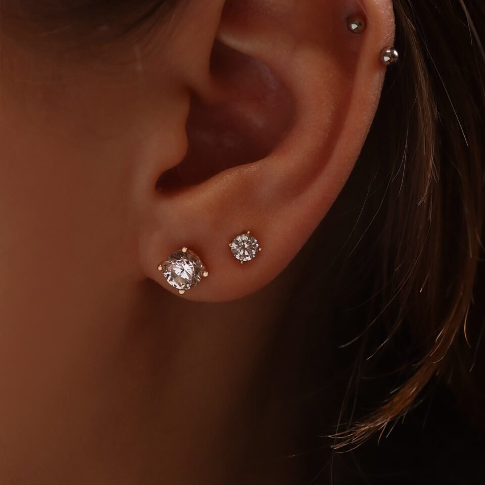 золотые серьги с цирконами