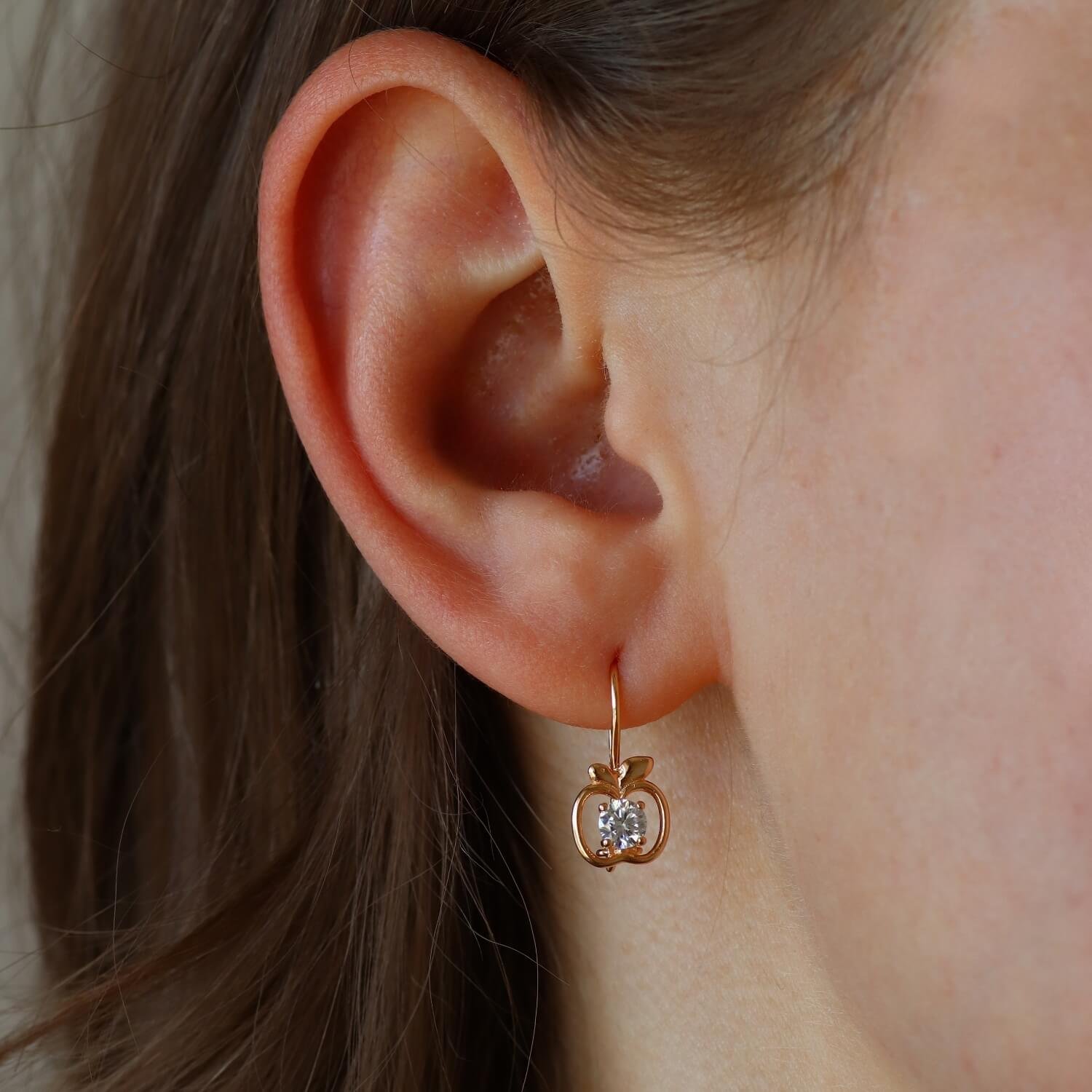 Kuldsed kõrvarõngad tsirkooniumoksiididega