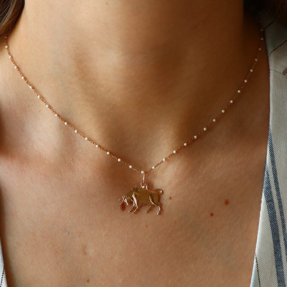 Kuldne ripats sodiaagimärgiga "Sõnn"