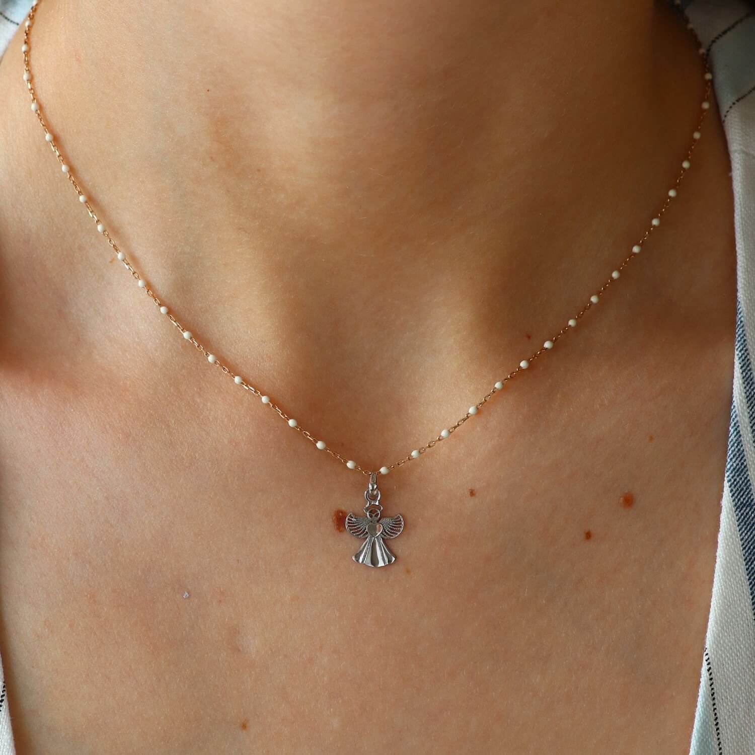 White gold pendant "Guardian Angel" (little angel)