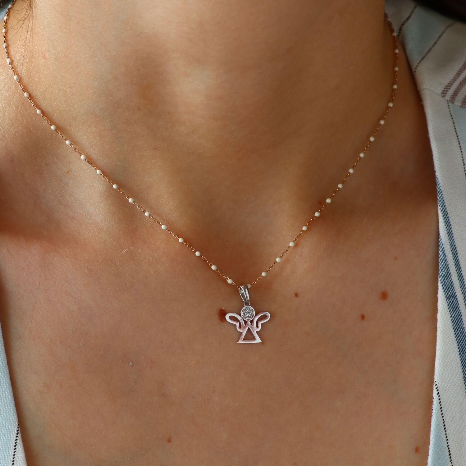 White gold pendant "Guardian Angel" (little angel)