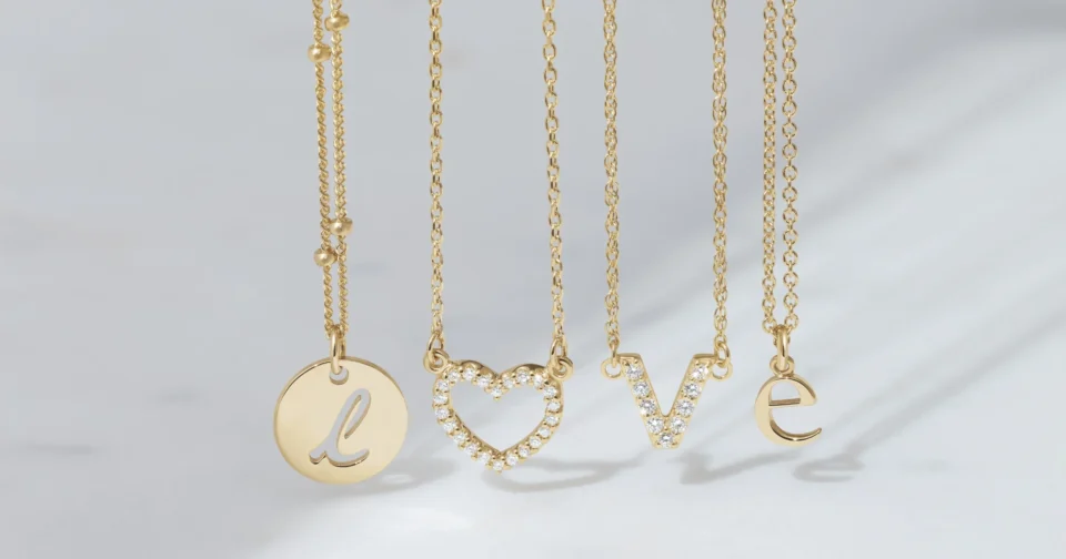 Топ-5 золотых подарков на День святого Валентина: что выбрать для любимого человека?